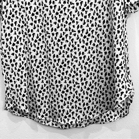 Banana Republic Black + White Abstract Print Short Sleeve Blouse - Large - Picture 4 of 10